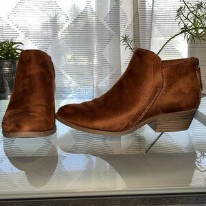 Size 8 Women’s Falls Creek Memory Foam Bootie